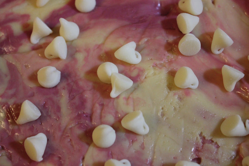 Raspberry Chip Cheesecake fudge - 1/2 lb